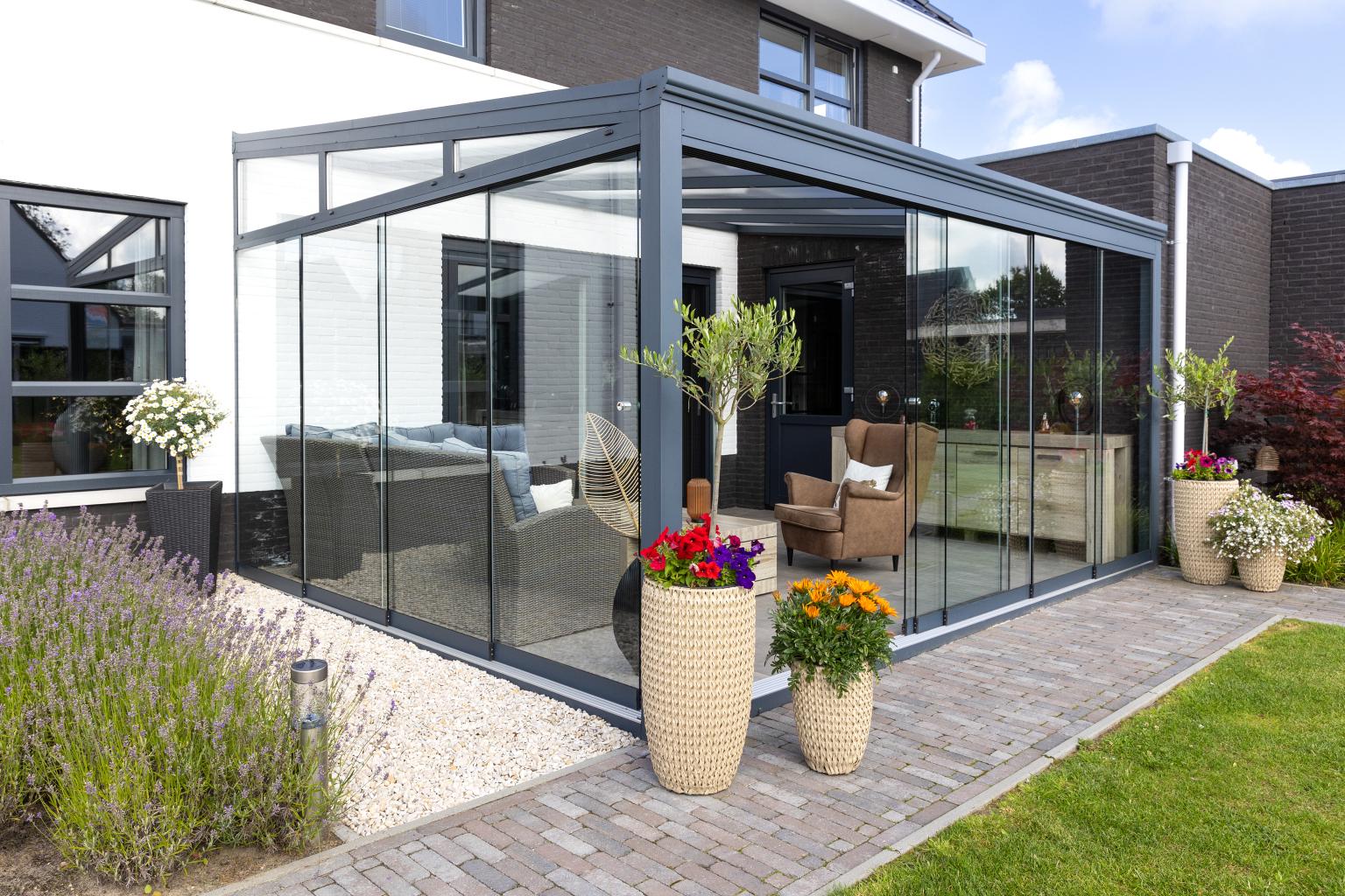 Glazen overkapping aan huis