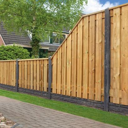 Grenen 21-planks scherm met glad antraciet betonpalen