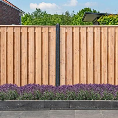 Douglas 21-planks scherm met glad antraciet betonpalen