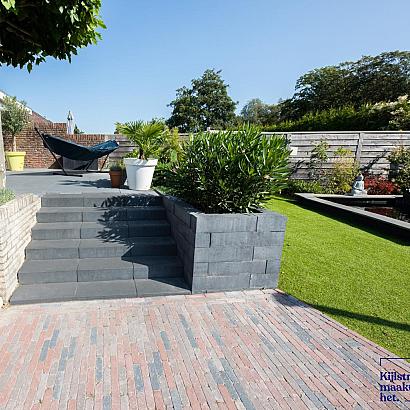 Traptrede 60x30x15 cm indus black kleurecht met facet