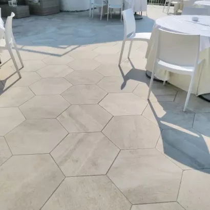 Staptegel Hexagon Cappuccino o60x52x2cm