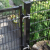 Dubbelstaafmat enkele poort 100cm hoog 100cm breed incl. plaatsing